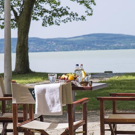 Familia Hotel Balatonboglár Buitenkant foto