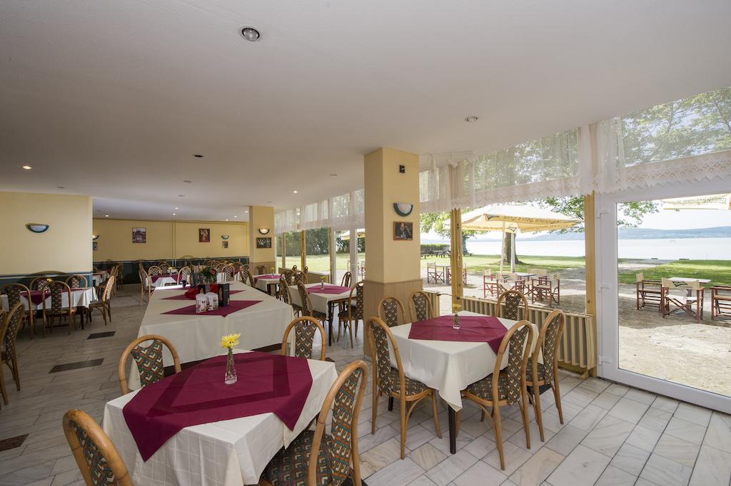 Familia Hotel Balatonboglár Buitenkant foto