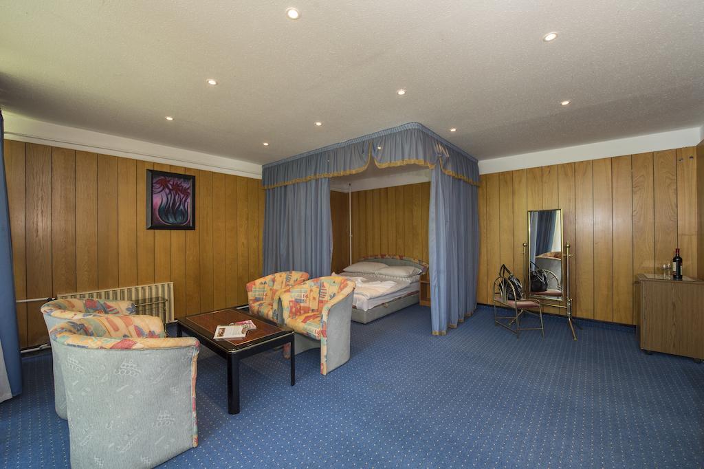 Familia Hotel Balatonboglár Kamer foto