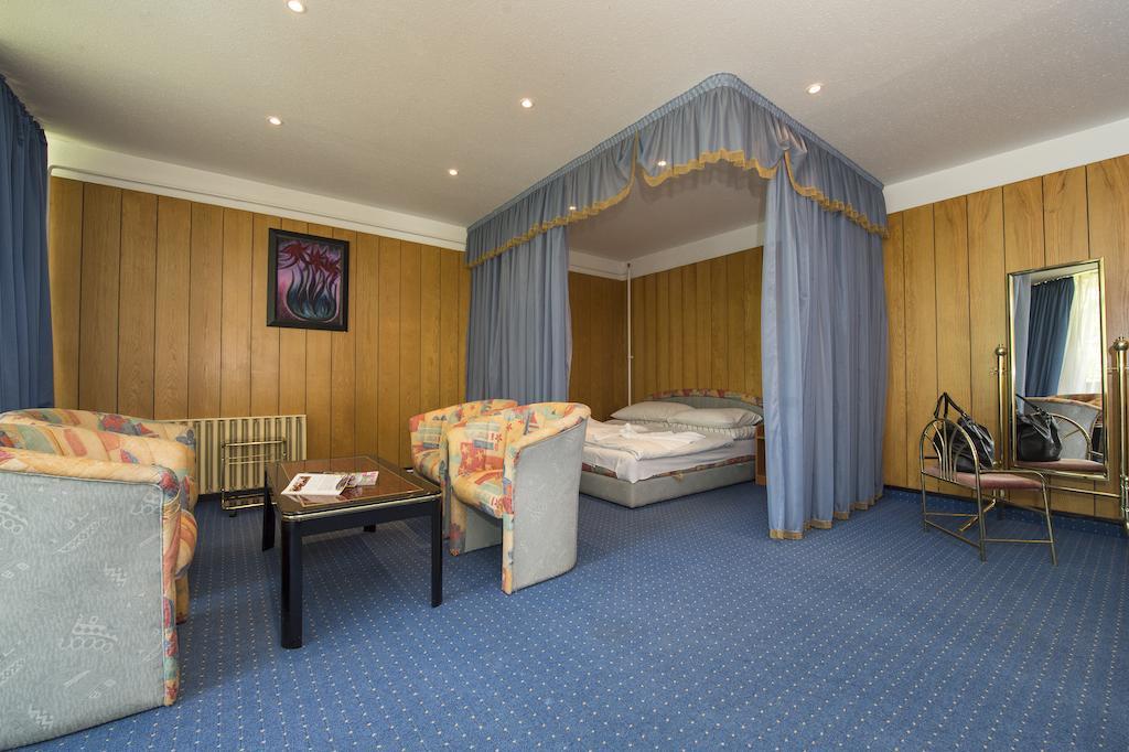 Familia Hotel Balatonboglár Kamer foto