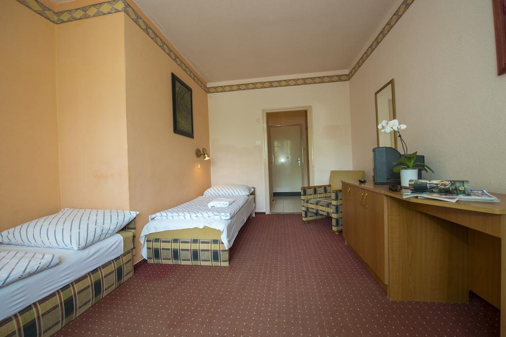 Familia Hotel Balatonboglár Kamer foto