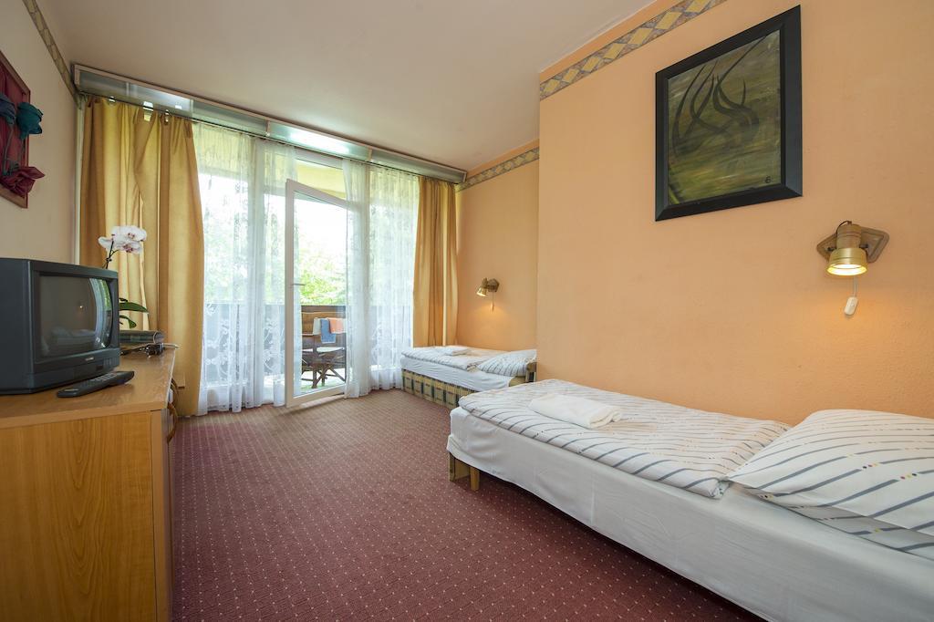 Familia Hotel Balatonboglár Kamer foto