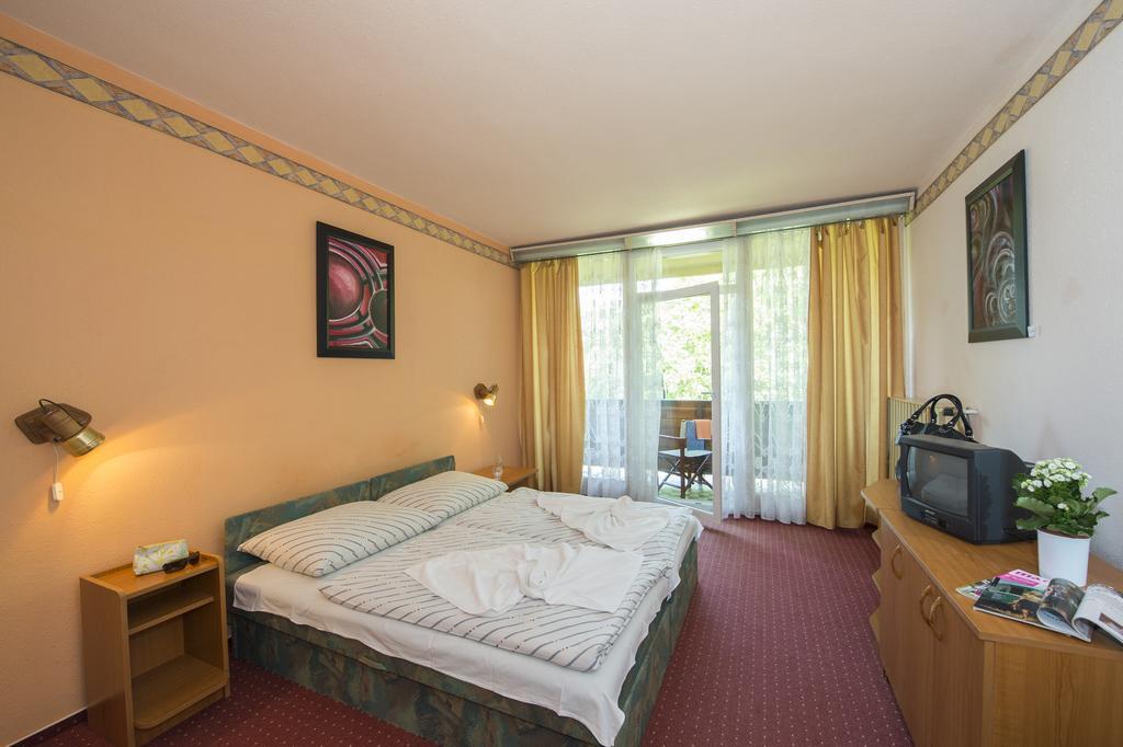 Familia Hotel Balatonboglár Kamer foto
